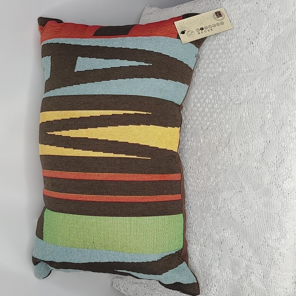 NWT Vintage House decorative couch throw pillow